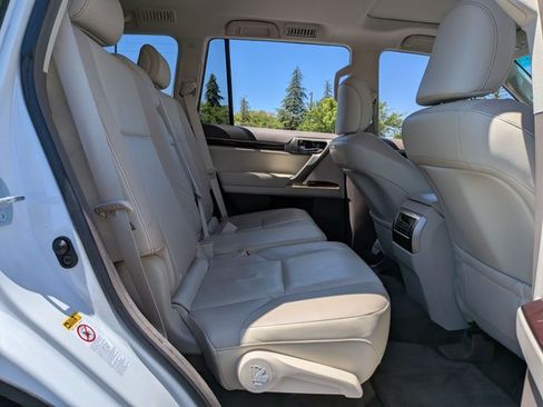 Used 2018 Lexus GX 460 Premium w/ Premium Package AWD/4WD image 21