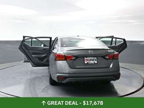 Used 2024 Nissan Altima 2.5 SV image 57
