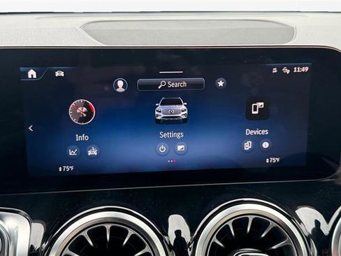 Used 2025 Mercedes-Benz GLB 250 image 24