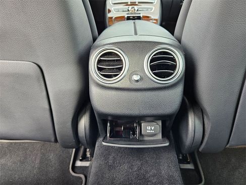 Used 2019 Mercedes-Benz E 300 4MATIC image 22