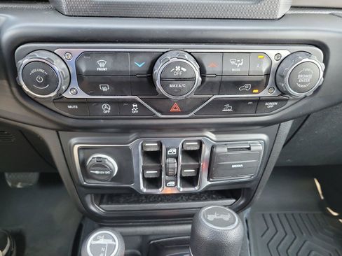 Used 2022 Jeep Wrangler Unlimited Sport AWD/4WD image 25