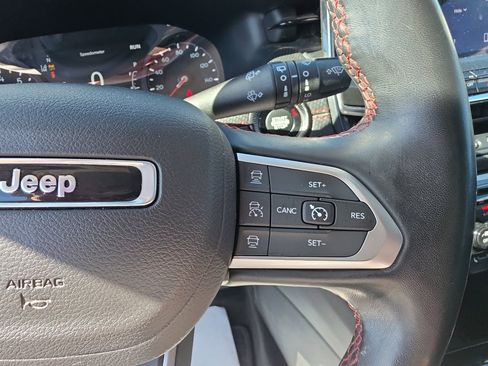 Used 2022 Jeep Compass Trailhawk w/ Trailhawk Convenience Group AWD/4WD image 14