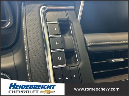 Used 2023 GMC Yukon SLT w/ SLT Luxury Package AWD/4WD image 26