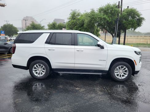 Used 2025 Chevrolet Tahoe LT AWD/4WD image 2