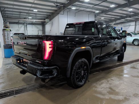 Used 2025 GMC Sierra 3500 AT4 w/ AT4 Premium Plus Package image 3