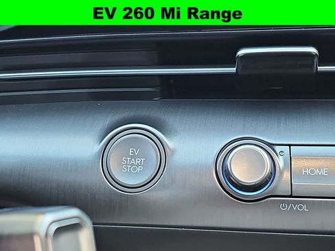 Used 2025 Hyundai Kona Limited image 24