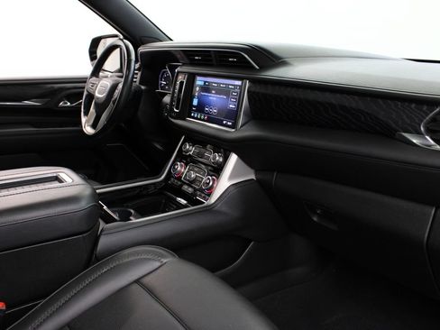 Used 2021 GMC Yukon XL Denali w/ LPO, Illumination Package AWD/4WD image 26