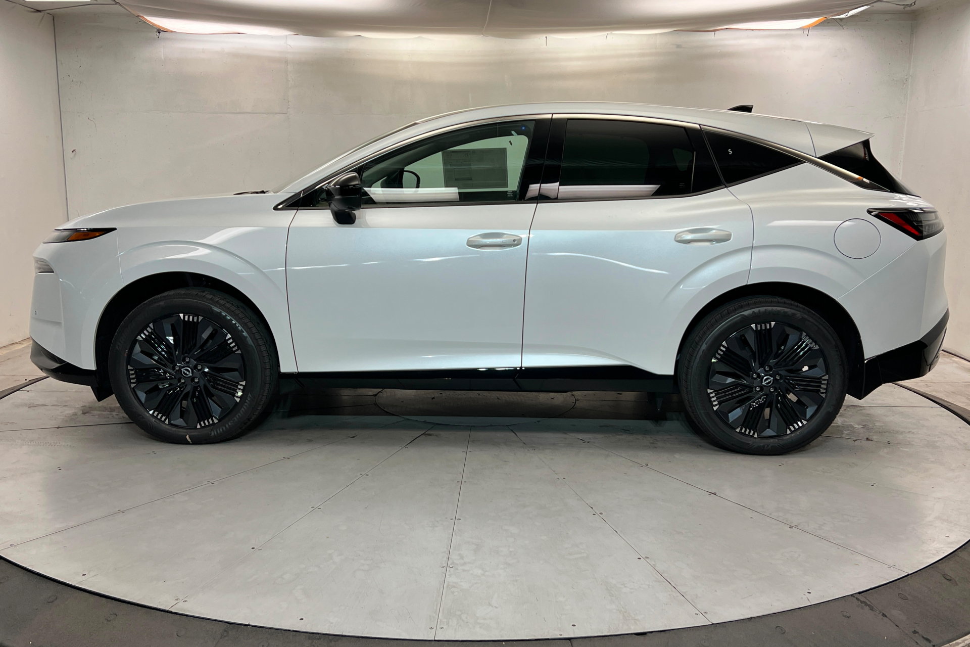 New 2027 Nissan Murano Platinum w/ Cargo Package AWD/4WD image 2