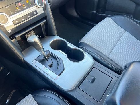 Used 2012 Toyota Camry L image 25