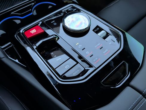 Used 2026 BMW M5 w/ Carbon Package image 24