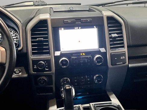 Used 2019 Ford F150 Lariat w/ Equipment Group 502A Luxury image 9