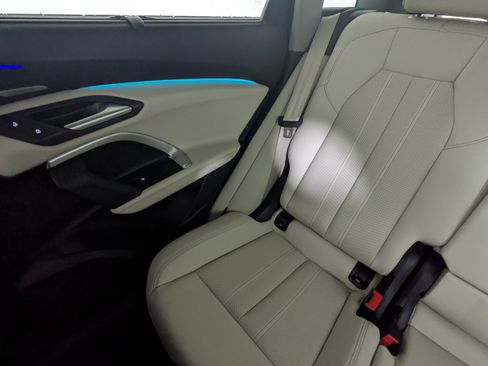 Used 2025 Audi Q5 Prestige AWD/4WD image 13