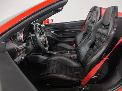 Used 2022 Ferrari F8 Tributo RWD image 26