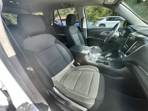 Used 2021 Chevrolet Traverse LS FWD image 26