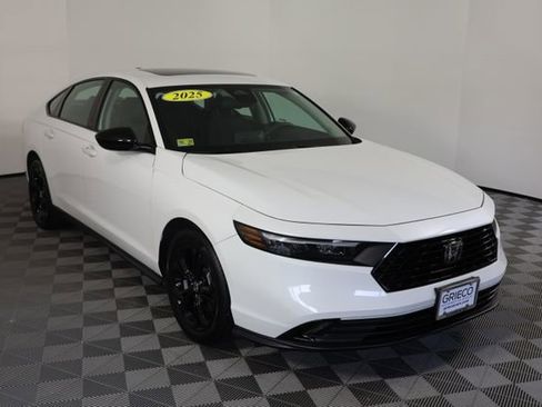 Certified 2025 Honda Accord SE image 1