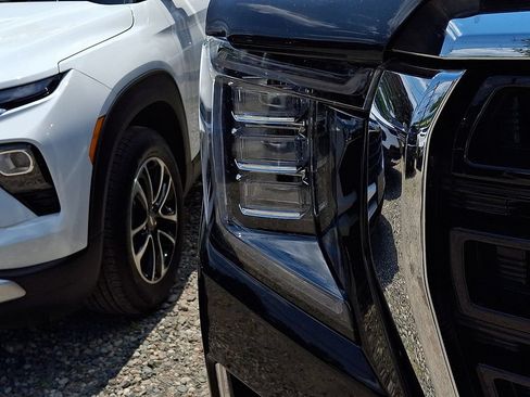 Certified 2023 GMC Yukon SLE w/ Gmc Pro Safety Plus Package AWD/4WD image 35