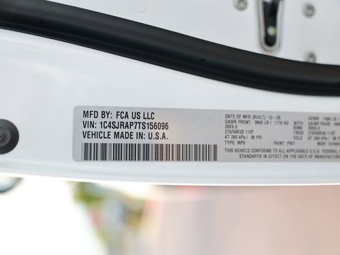 New 2026 Jeep Grand Wagoneer L 2WD image 37