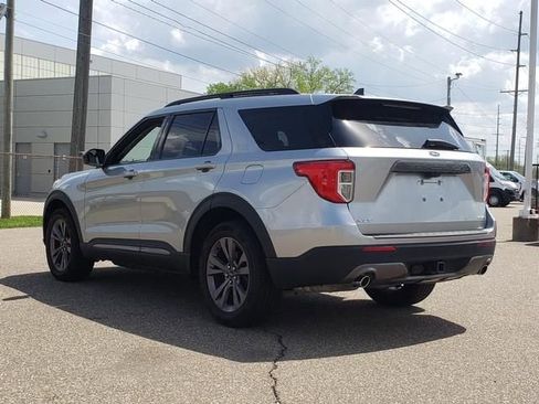Used 2023 Ford Explorer XLT w/ Equipment Group 202A AWD/4WD image 8