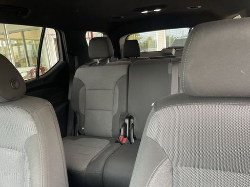 Used 2023 Chevrolet Traverse LT image 29