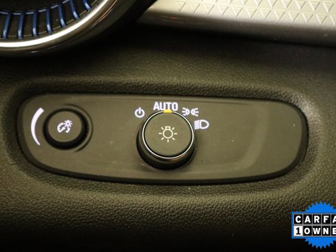 Used 2025 Chevrolet Trax LT FWD image 28