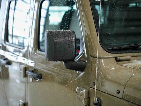 Used 2020 Jeep Gladiator Sport w/ Trailer Tow Package image 9