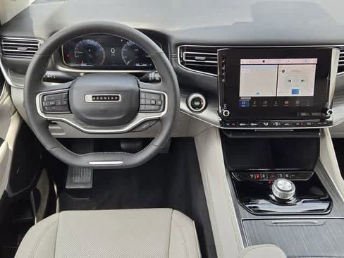 Used 2024 Jeep Wagoneer Series II w/ Premium Group I RWD image 15