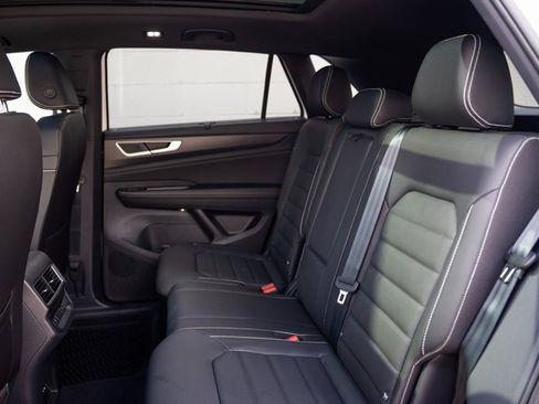 New 2026 Volkswagen Atlas Cross Sport SEL R-Line image 9