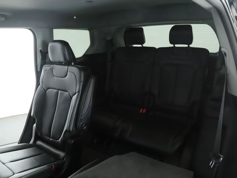 Used 2021 Jeep Grand Cherokee L Limited AWD/4WD image 6