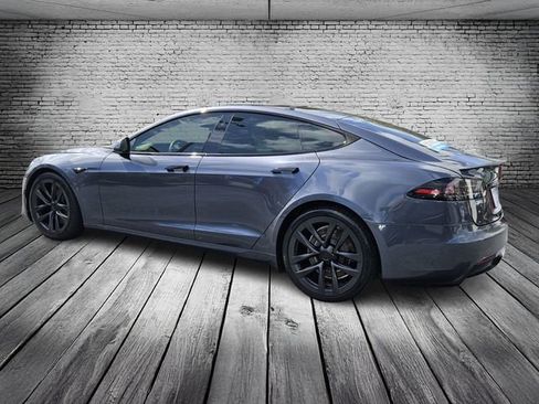 Used 2022 Tesla Model S Plaid image 3