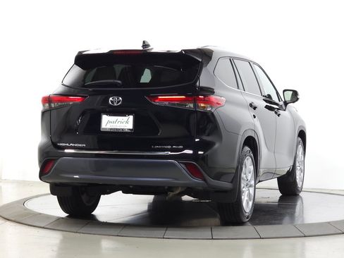 Used 2023 Toyota Highlander Limited AWD/4WD image 10
