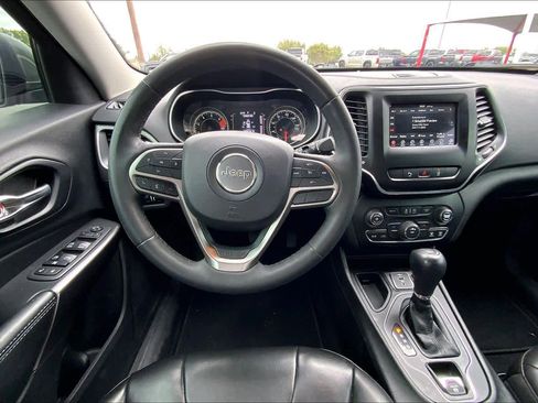 Used 2021 Jeep Cherokee Latitude Plus FWD image 6