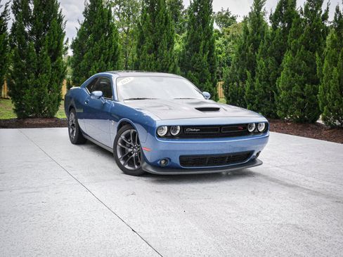 Used 2023 Dodge Challenger R/T Scat Pack w/ Plus Package RWD image 2