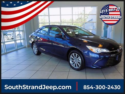Used 2017 Toyota Camry XLE w/ Moonroof Package FWD image 1