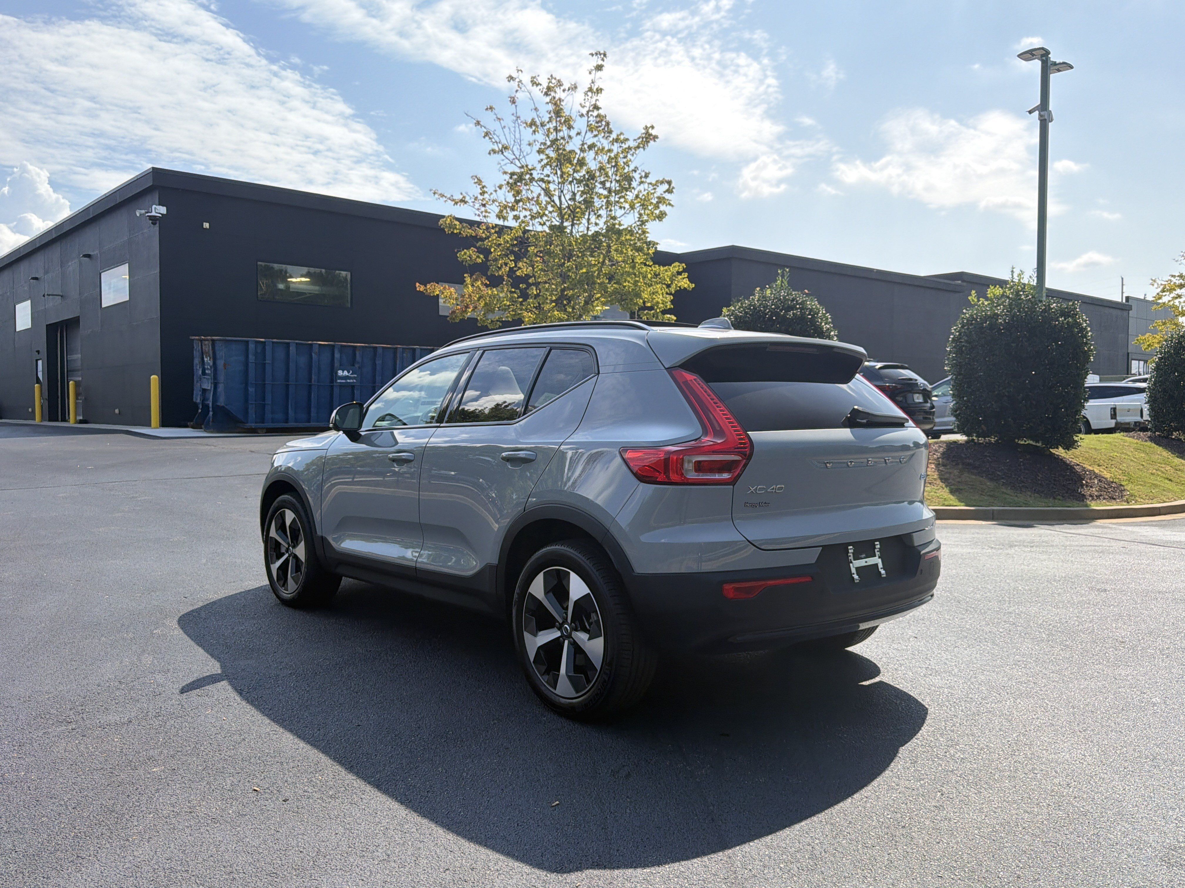 Used 2025 Volvo XC40 B5 Plus w/ Protection Package Premier AWD/4WD image 15