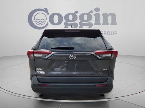 Used 2023 Toyota RAV4 XLE w/ Convenience Package FWD image 4