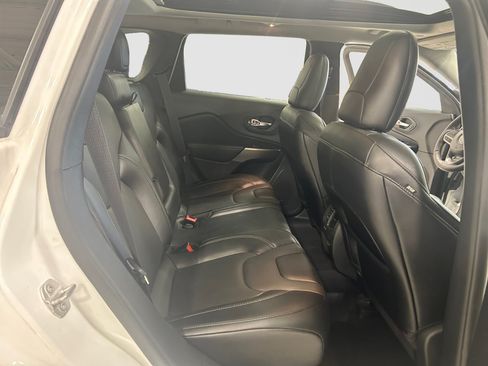 Used 2022 Jeep Cherokee Limited AWD/4WD image 18