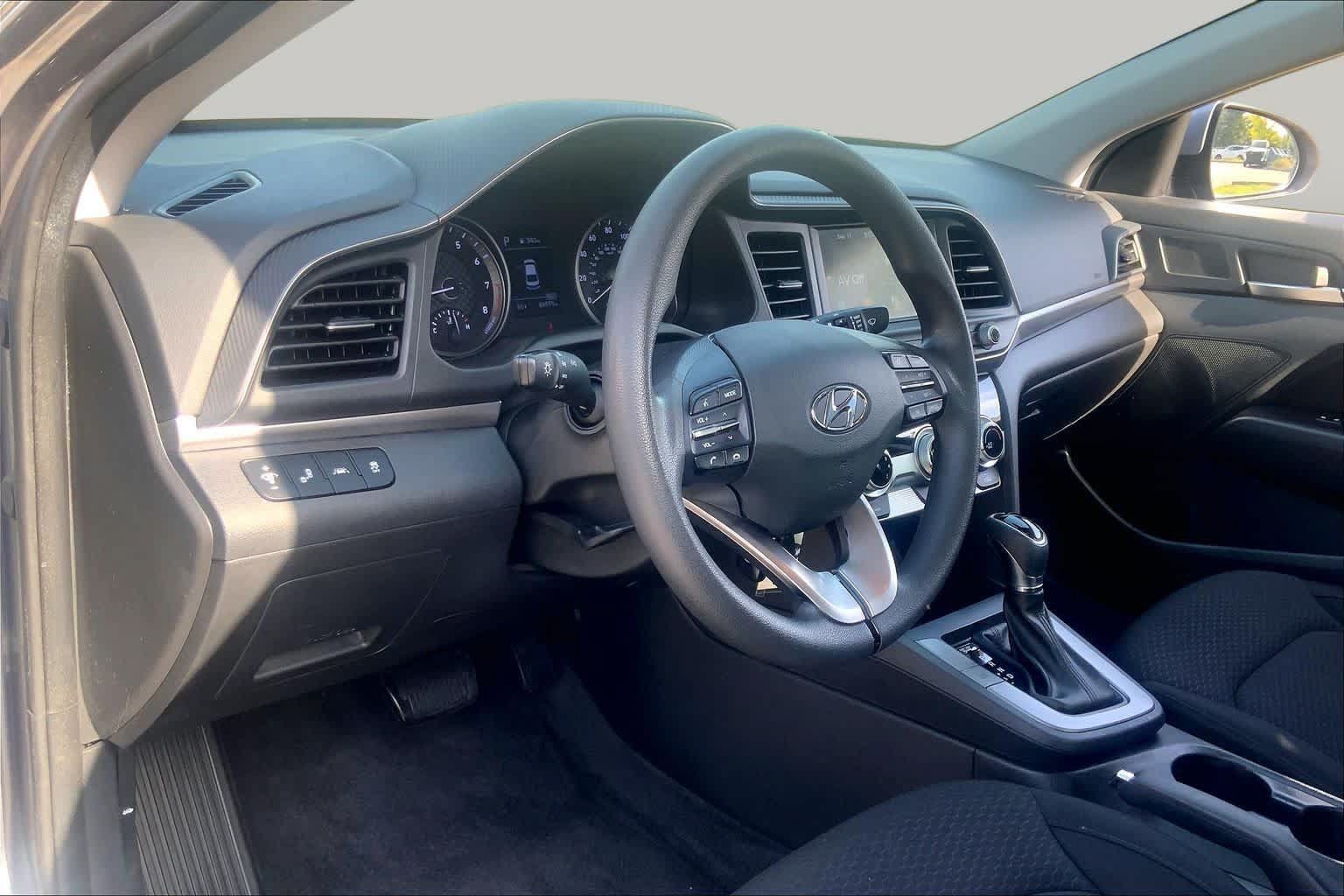 Used 2019 Hyundai Elantra SEL w/ Cargo Package FWD image 16