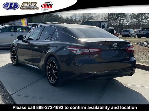 Used 2018 Toyota Camry XLE image 5