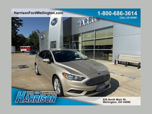 Used 2018 Ford Fusion SE FWD image 1