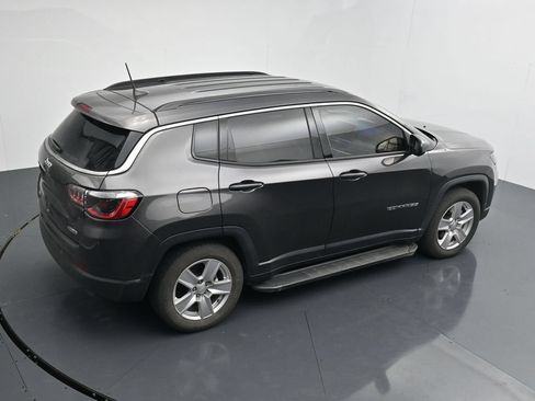 Used 2022 Jeep Compass Latitude FWD image 16