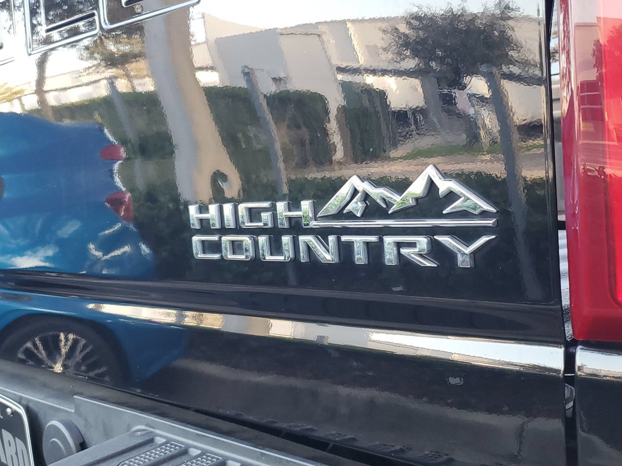Used 2021 Chevrolet Silverado 3500 High Country w/ Technology Package AWD/4WD image 8