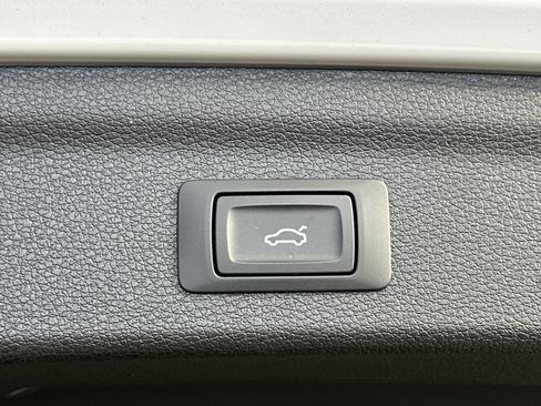 Certified 2025 Audi Q3 2.0T Premium image 15