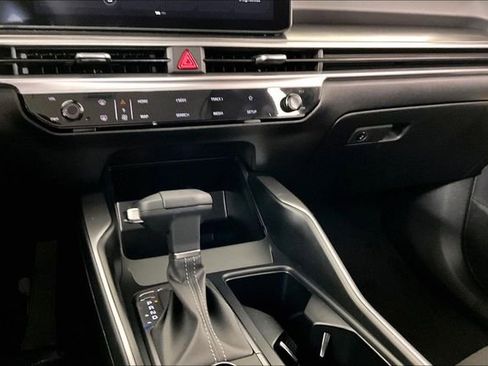 New 2026 Kia Sorento LX image 7