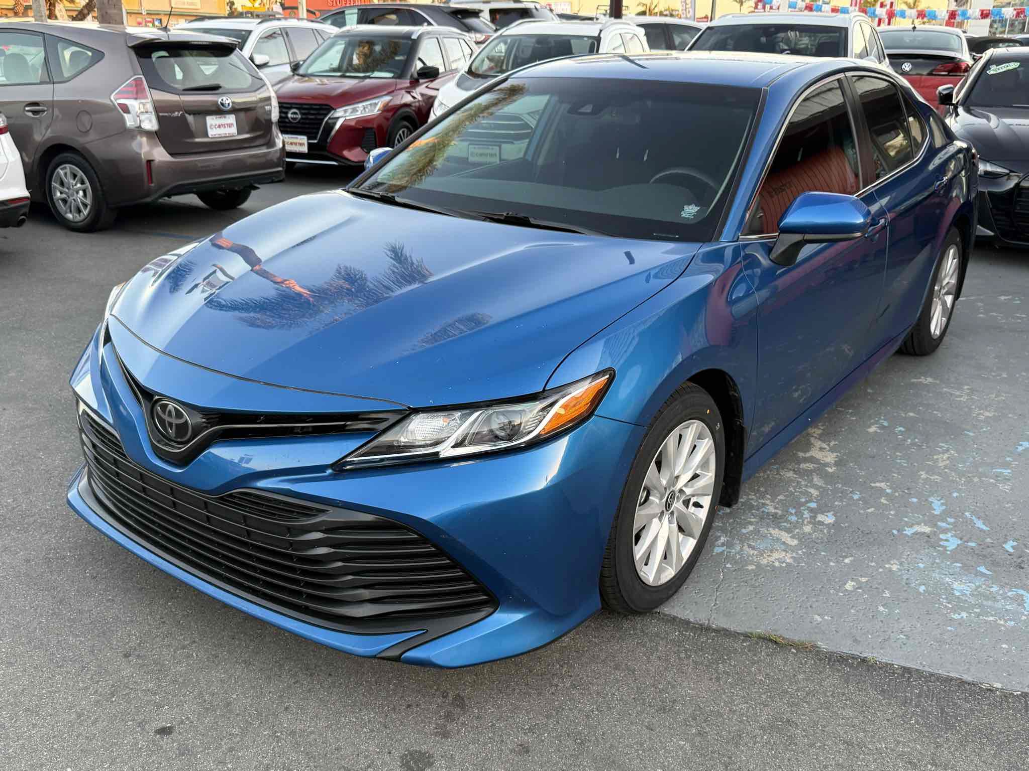 Used 2020 Toyota Camry LE w/ Carpet Mat Package FWD image 2