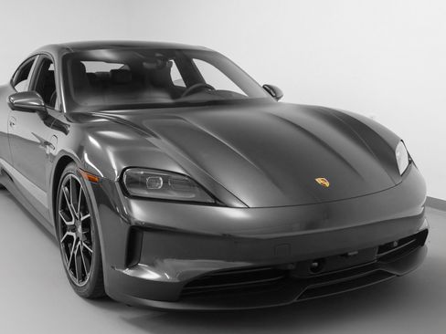New 2025 Porsche Taycan image 9