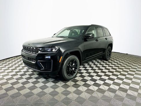 New 2026 Jeep Grand Cherokee Altitude AWD/4WD image 5