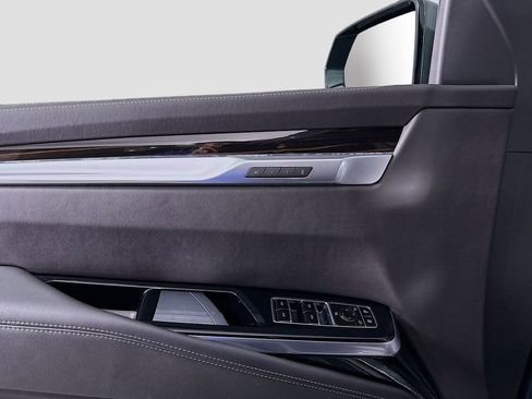 Used 2025 Cadillac Escalade Luxury image 19