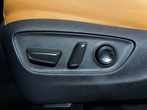 New 2026 Toyota Highlander Platinum image 10