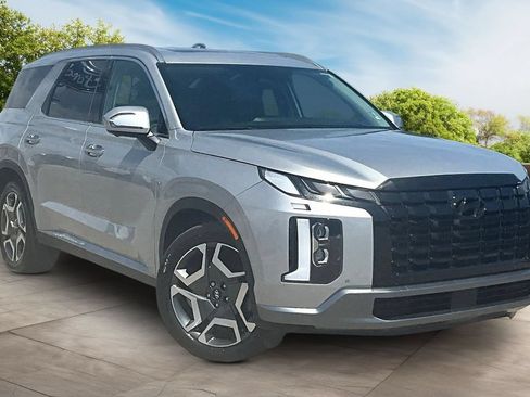 Used 2024 Hyundai Palisade Limited FWD image 11