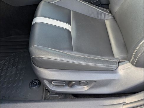 Used 2025 Toyota Camry SE FWD image 10